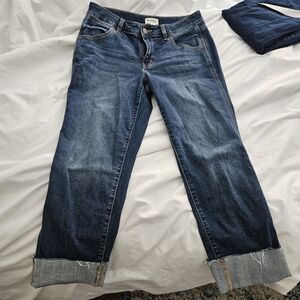 Classic Mid Rise Mid Fit Straight Cropped Jean